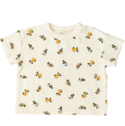 Soft cotton kids t-shirt in cream with truck print - quality toddler graphic tee